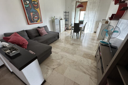 AMPIO DUE LOCALI CON CUCINA ABITABILE PIOLTELLO