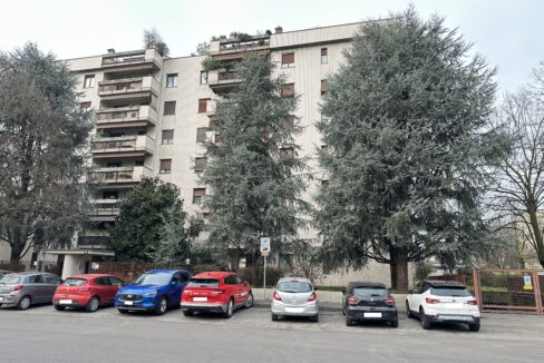 4 LOCALI CON TERRAZZINO E CANTINA PIOLTELLO