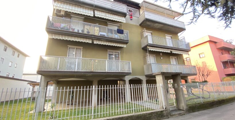 3 LOCALI IN PICCOLO CONTESTO CONDOMINIALE