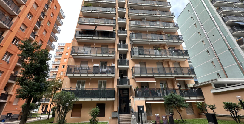 2 LOCALI CON CUCINA A VISTA PIOLTELLO